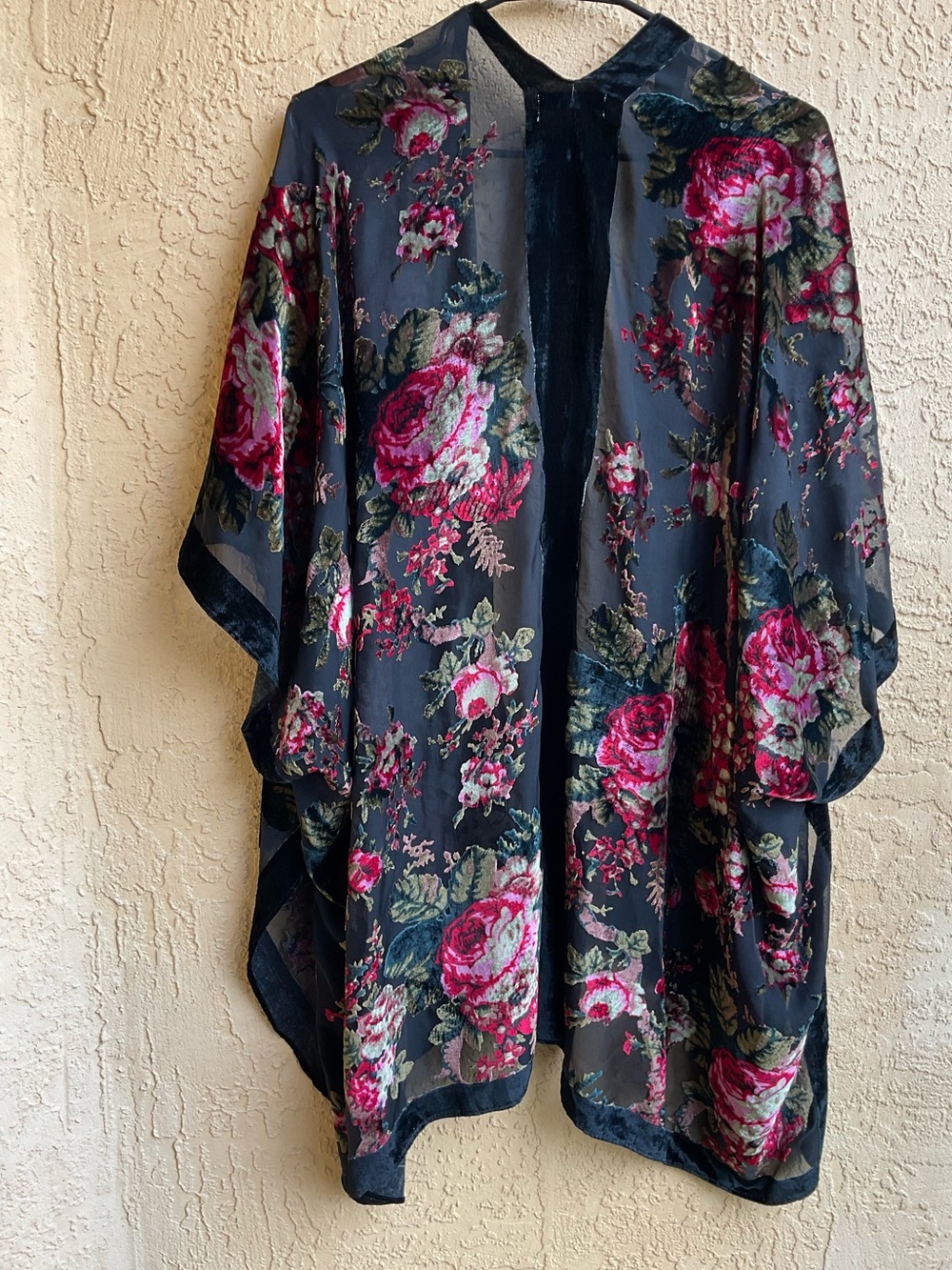 Woven Heart velvet kimono ROSES semi sheer , wine red, black, pink,
OSFM BOHO - Picture 6 of 16